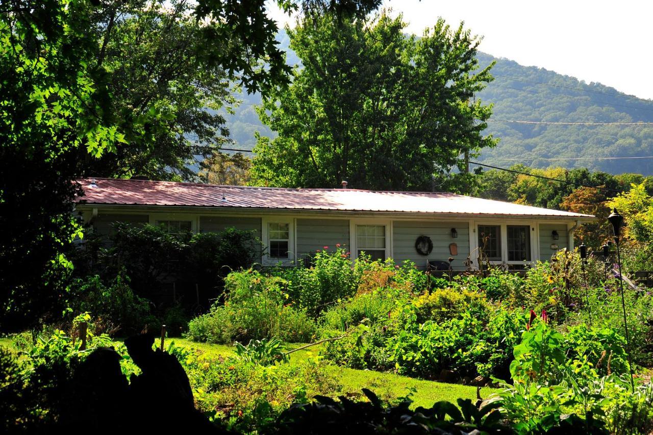 Mountain Magnolia Inn Hot Springs Exterior photo